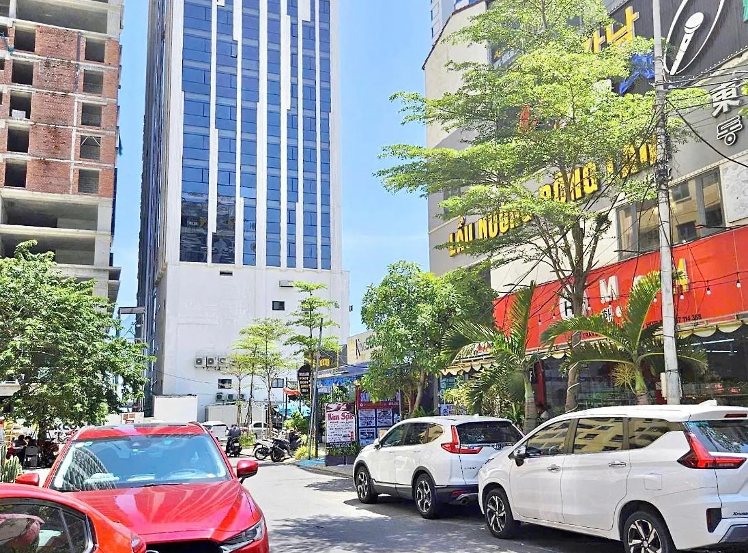 Blue Ocean Apartment At My Khe Da Nang